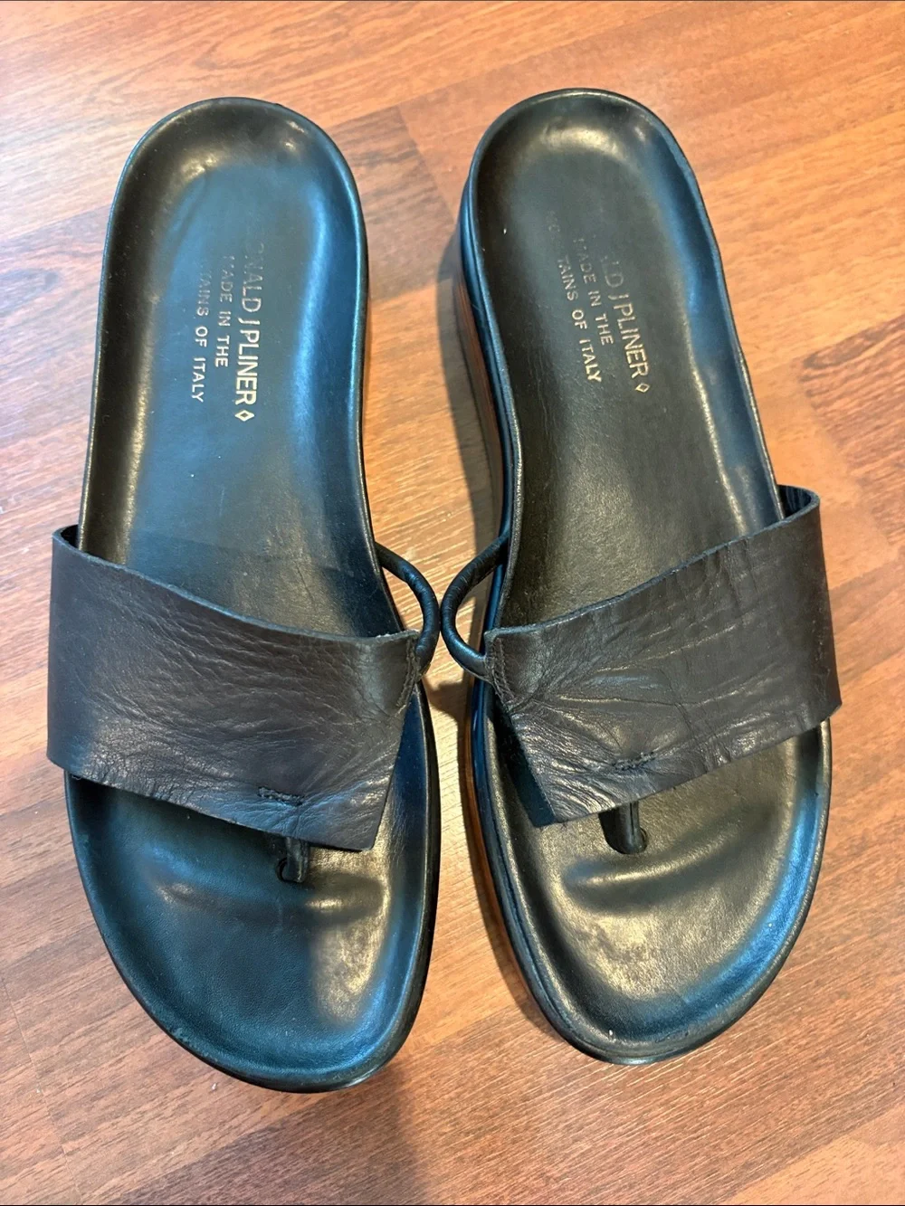 Donald J PLINER FiFi platform wedge sandal black leather size 6.5